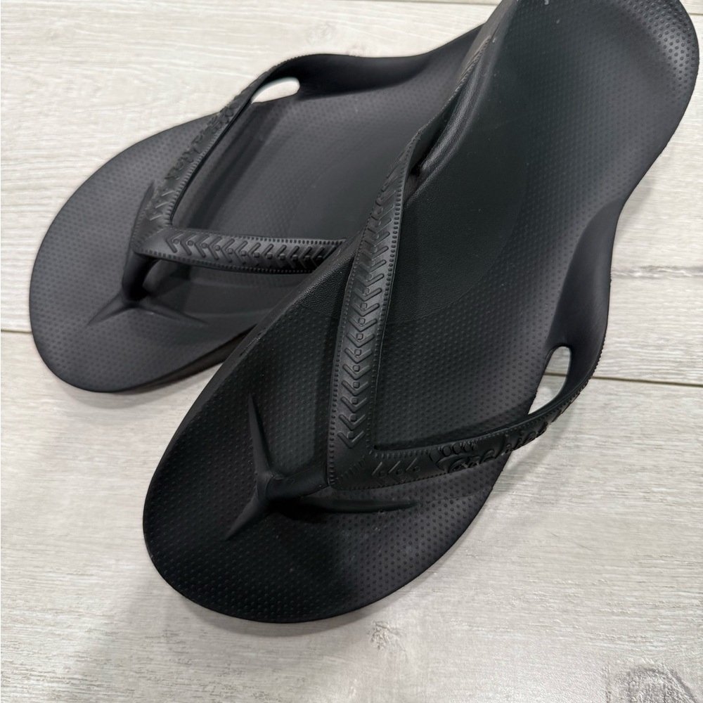 Elegant Black Women's Flip-Flop Sandals